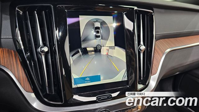 Volvo S60 2025 — photo 16