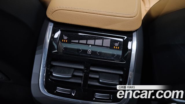 Volvo S60 2025 — photo 19