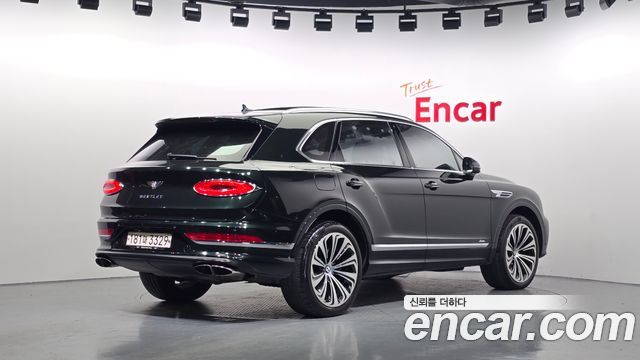 Bentley Bentayga 2023 — photo 2