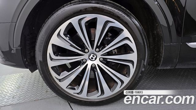 Bentley Bentayga 2023 — photo 5