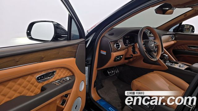 Bentley Bentayga 2023 — photo 10