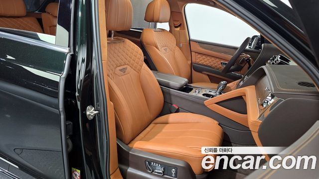 Bentley Bentayga 2023 — photo 12