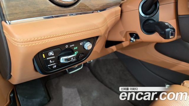 Bentley Bentayga 2023 — photo 15