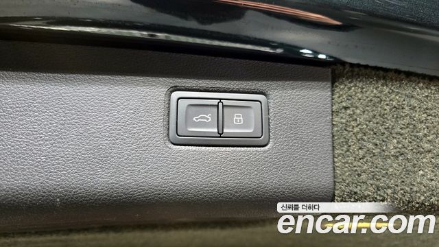 Bentley Bentayga 2023 — photo 18