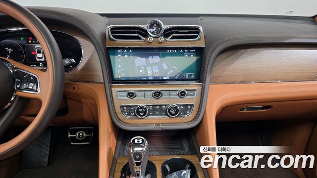 Bentley Bentayga 2023 — photo 19