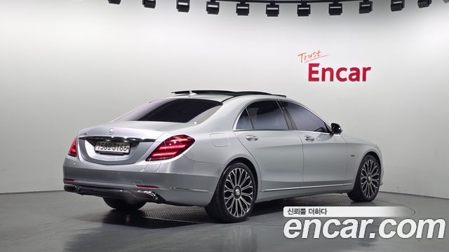 Mercedes-Benz S-Class 2020 — photo 2