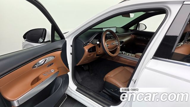 Genesis GV70 2021 — photo 10