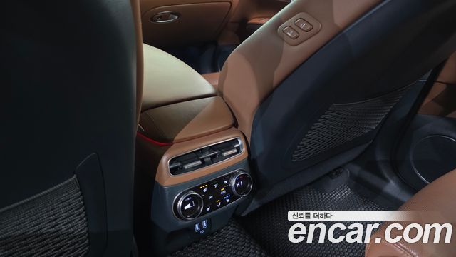 Genesis GV70 2021 — photo 16
