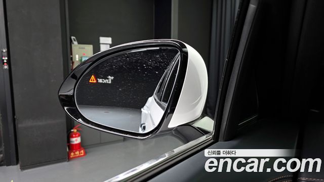 Genesis GV70 2021 — photo 17