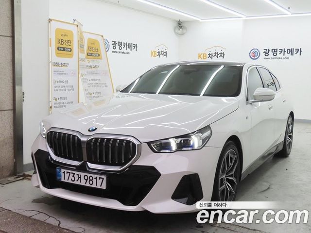 BMW 5-Series 2024 — photo 2
