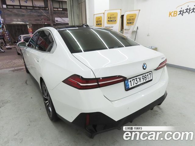 BMW 5-Series 2024 — photo 4