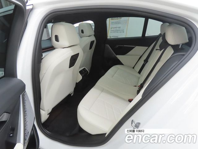 BMW 5-Series 2024 — photo 6