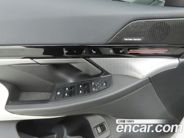 BMW 5-Series 2024 — photo 9