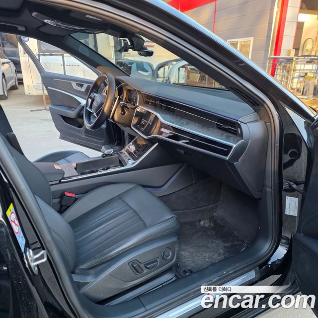 Audi A6 2022 — photo 12