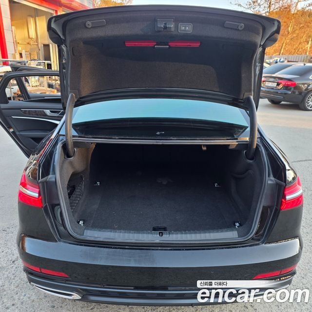 Audi A6 2022 — photo 16