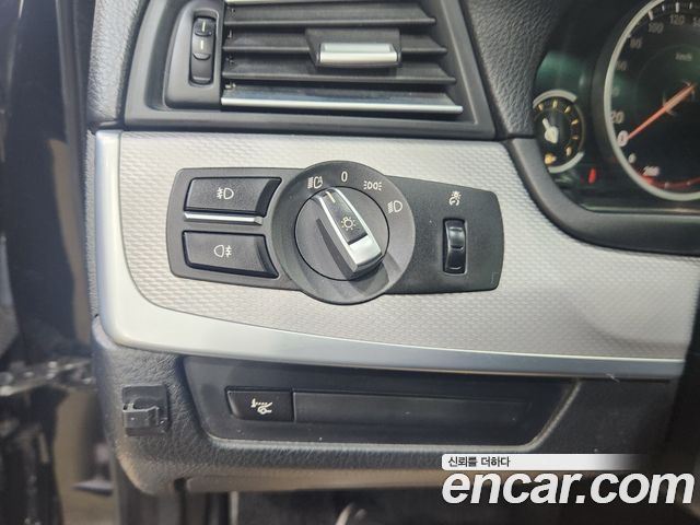 BMW 5-Series 2013 — photo 8
