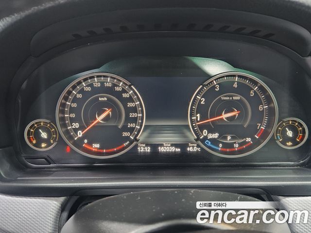 BMW 5-Series 2013 — photo 9