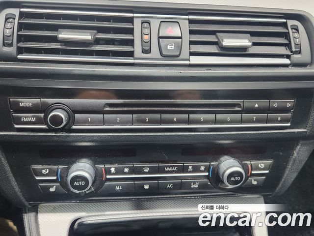 BMW 5-Series 2013 — photo 13