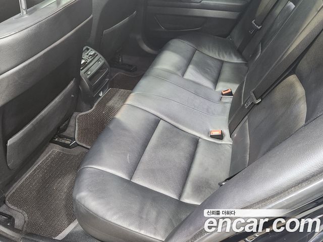 BMW 5-Series 2013 — photo 17