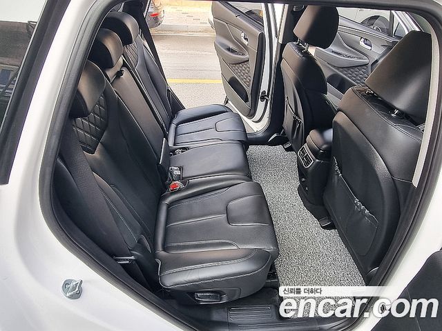 Hyundai Santafe 2023 — photo 16