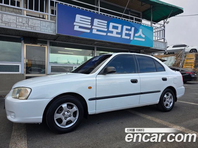 Hyundai Verna 2001 — photo 3