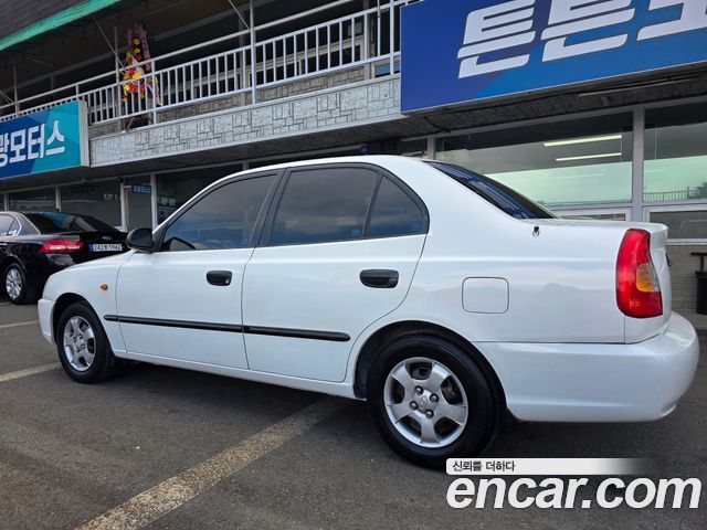 Hyundai Verna 2001 — photo 4