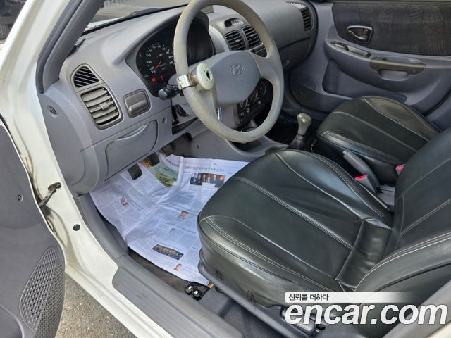 Hyundai Verna 2001 — photo 8