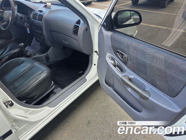Hyundai Verna 2001 — photo 10