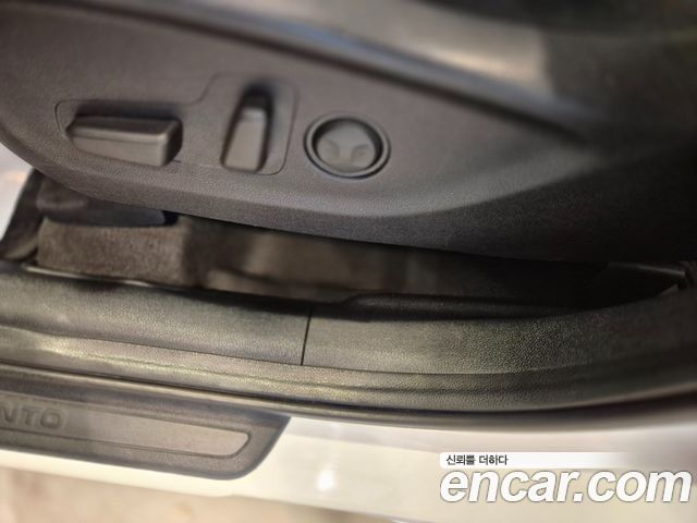 Kia Sorento 2015 — photo 17