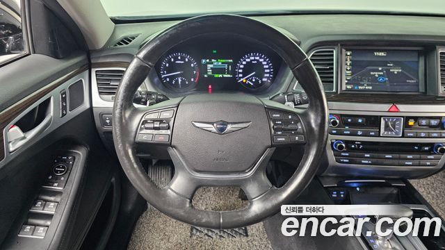 Genesis G80 2017 — photo 13