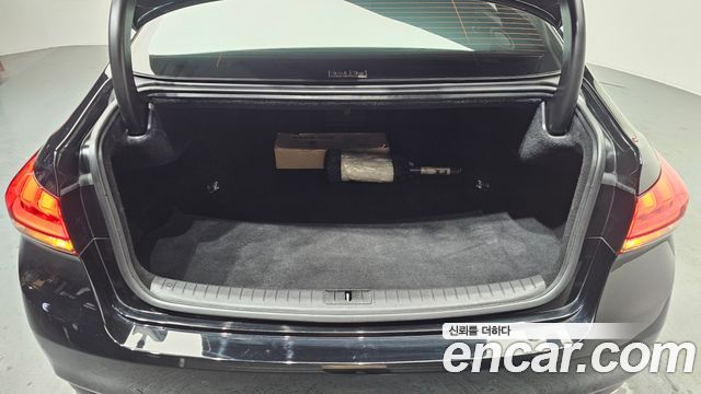 Genesis G80 2017 — photo 20