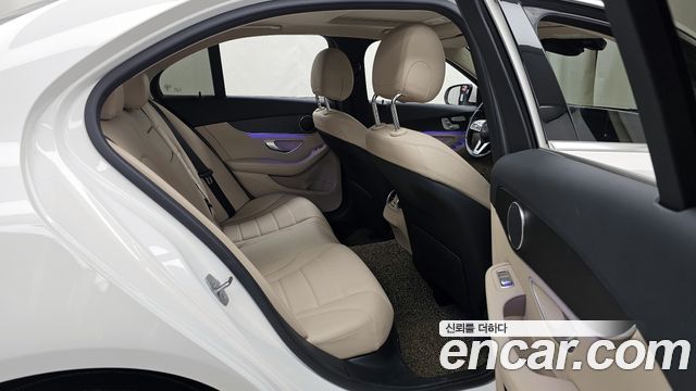 Mercedes-Benz C-Class 2021 — photo 12