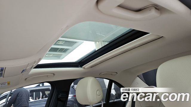 Mercedes-Benz C-Class 2021 — photo 18