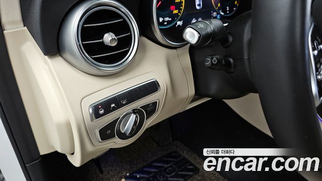Mercedes-Benz C-Class 2021 — photo 19