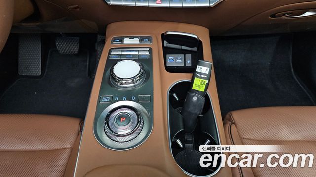 Genesis GV70 2022 — photo 9