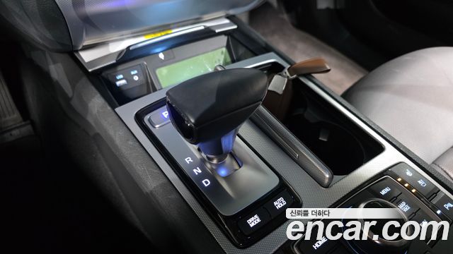 Genesis G80 2017 — photo 9