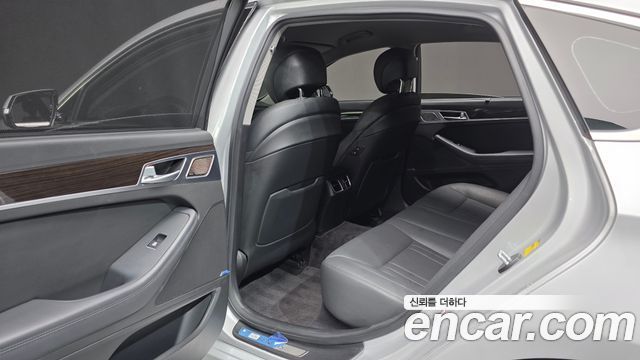 Genesis G80 2017 — photo 17