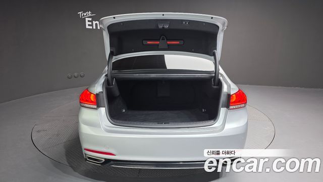 Genesis G80 2017 — photo 20