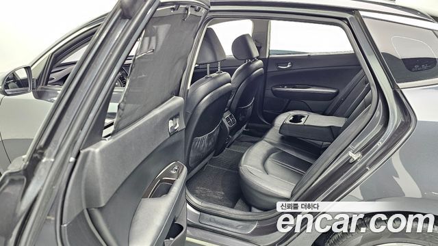 Kia K5 2016 — photo 12