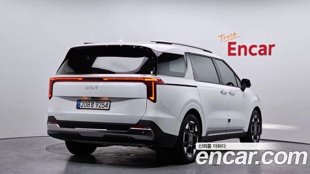 Kia Canival 2025 — photo 2