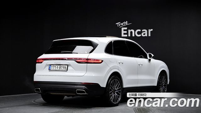 Porsche Cayenne 2021 — photo 2