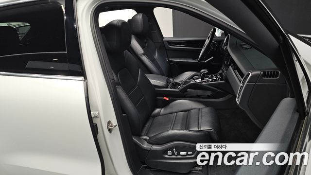 Porsche Cayenne 2021 — photo 10