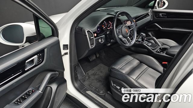 Porsche Cayenne 2021 — photo 11