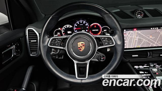 Porsche Cayenne 2021 — photo 13