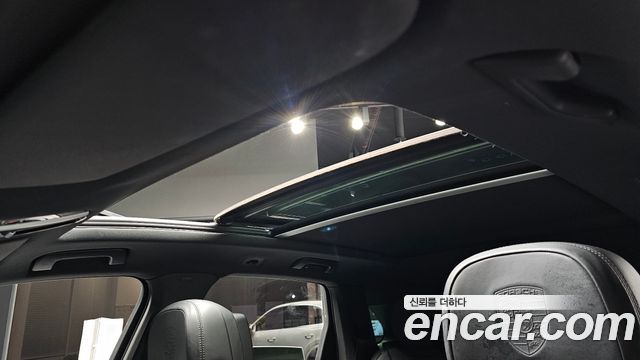 Porsche Cayenne 2021 — photo 16