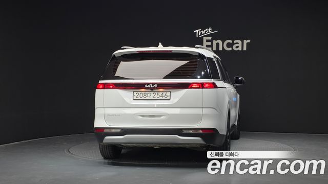Kia Canival 2023 — photo 4