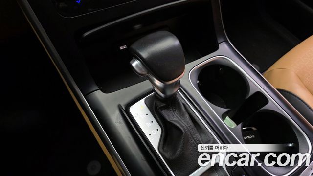 Kia Canival 2023 — photo 9