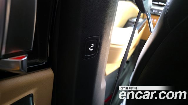 Kia Canival 2023 — photo 17