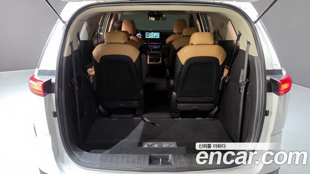 Kia Canival 2023 — photo 20