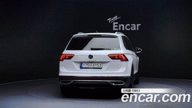 Volkswagen Tiguan 2021 — photo 4